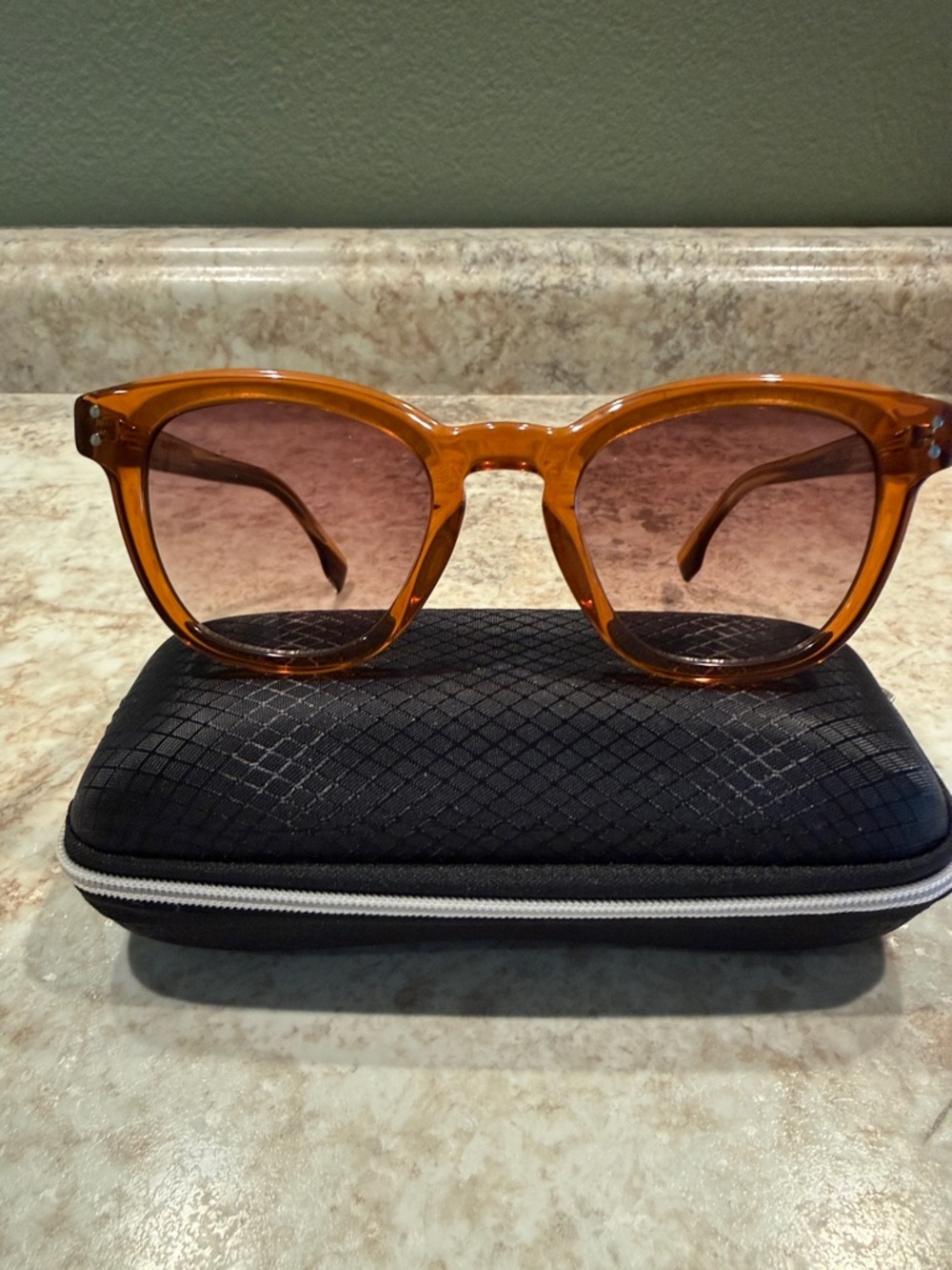 Brown Transparent Round-Frame Sunglasses - Unbranded